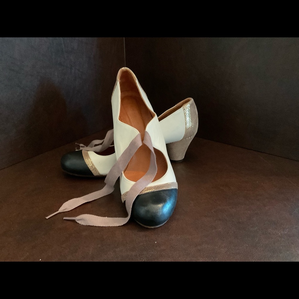 CHIE MIHARA LEATHER PUMPS